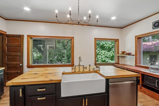 Building Photo - 6789 N Elm Tree Rd