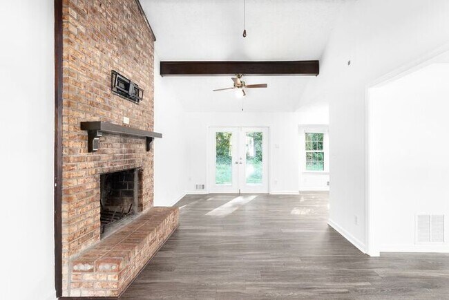 Building Photo - 1285 Coronada Dr