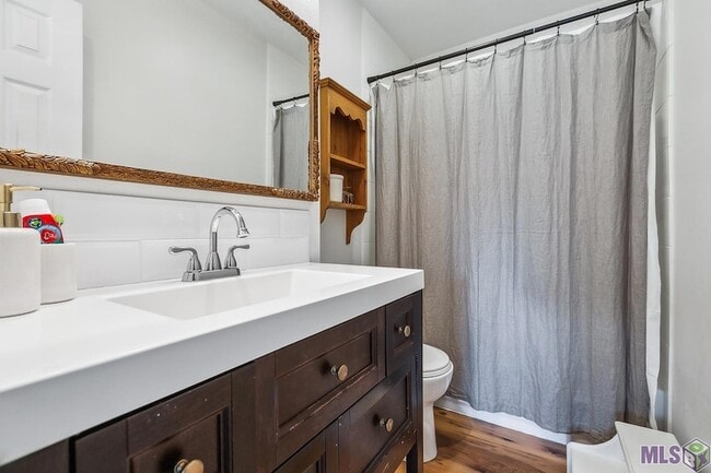 Building Photo - 9152 Woodbine St