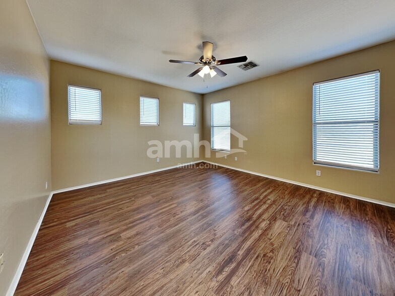 Building Photo - 3708 S 100th Glen