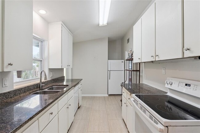 Building Photo - 508 Dunblane Dr