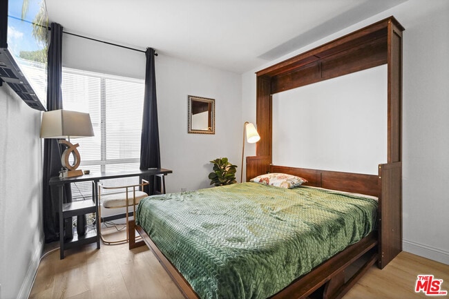 Building Photo - 5245 Coldwater Canyon Ave