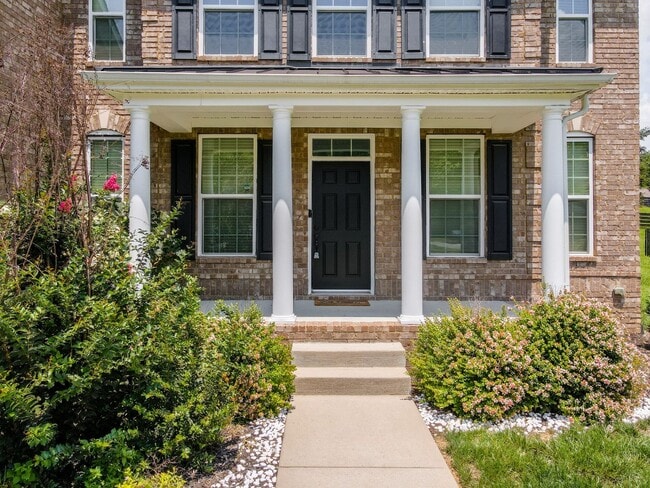 Building Photo - **RARE, EXECUTIVE HOME ON OVER HALF AN ACRE IN WILLIAMSON COUNTY BRENTWOOD ZONED FOR BRENTWOOD MI...