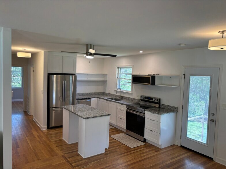Building Photo - 1012 Powell Dr