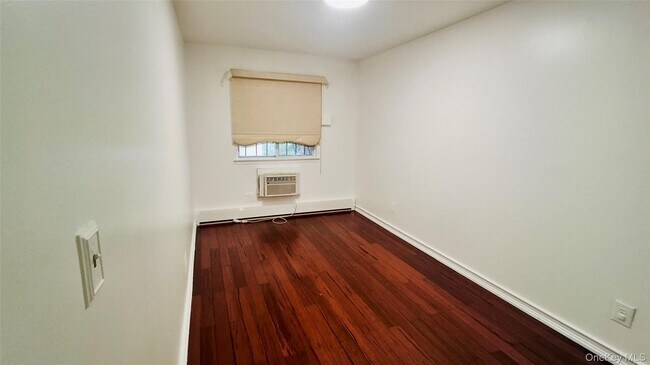 Building Photo - 139 Hopkins St