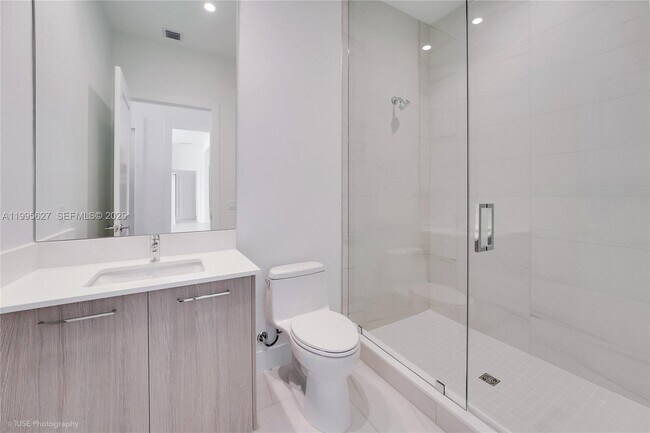 Building Photo - 153 N Seabreeze Blvd