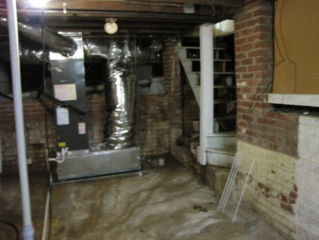 Building Photo - 1024 Starlight Dr