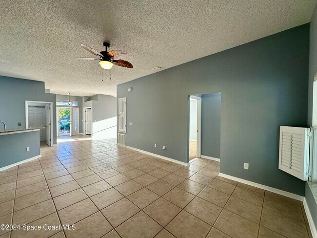 Building Photo - 2461 Stratford Pointe Dr