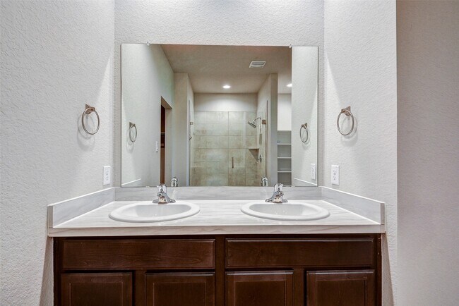 Building Photo - 15348 Timber Preserve Ln