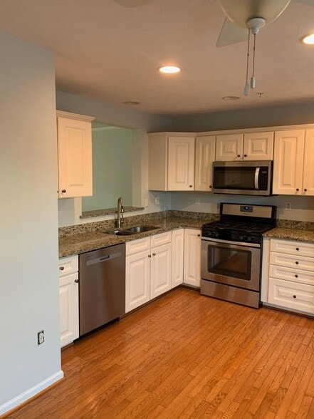 Building Photo - 328 Kestrel Dr
