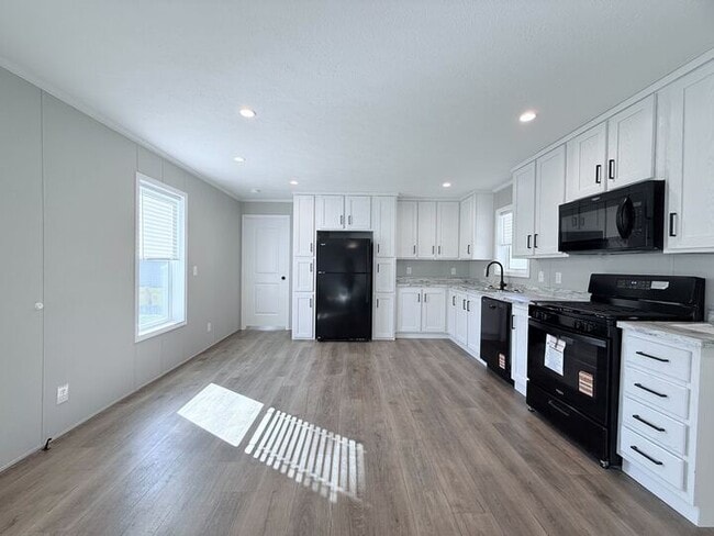 Building Photo - 52871 N Zacharias Ct