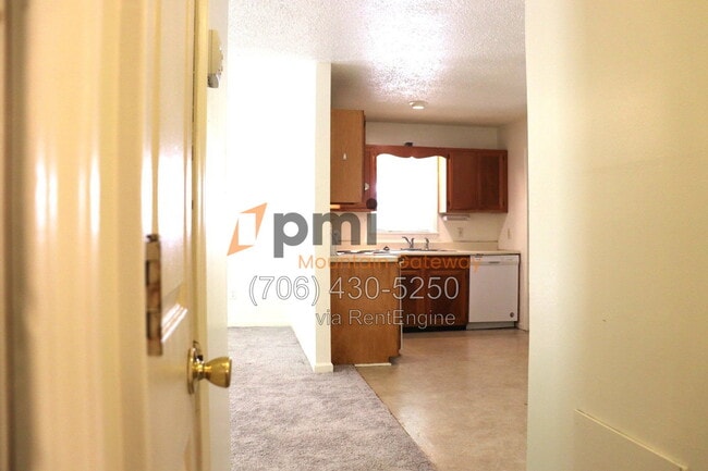 Building Photo - 48 Primrose Dr