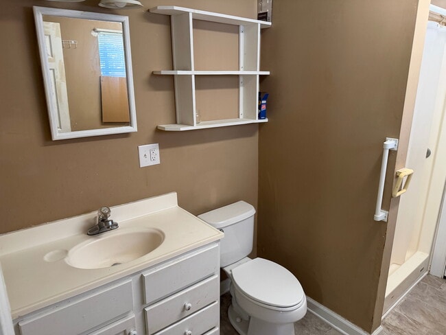 Building Photo - 2414 Poplar St