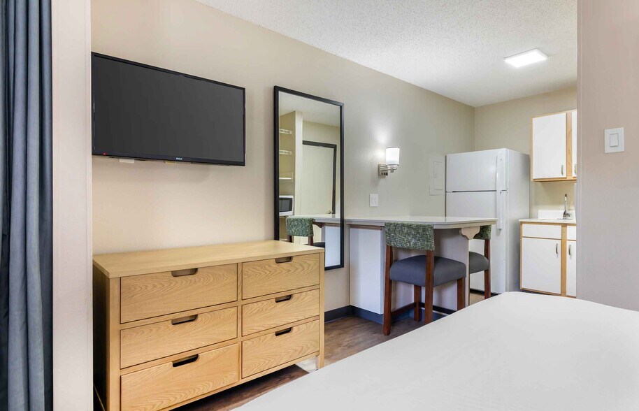 Building Photo - Furnished Studio-Arlington