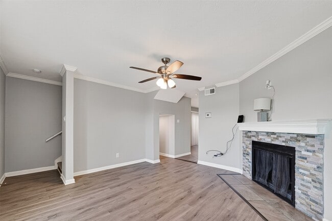 Building Photo - 1710 Good Day Dr