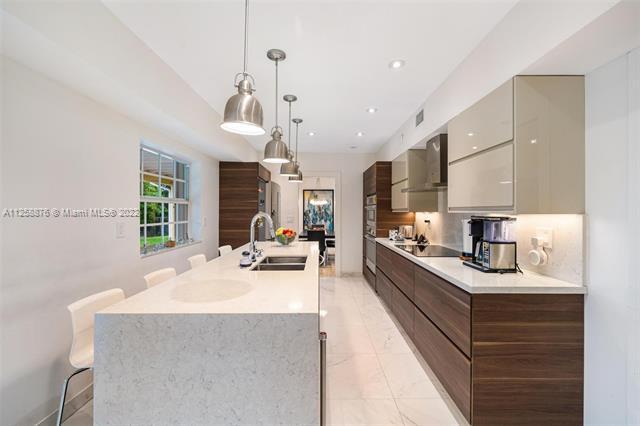 Building Photo - 11401 SW 72nd Plz