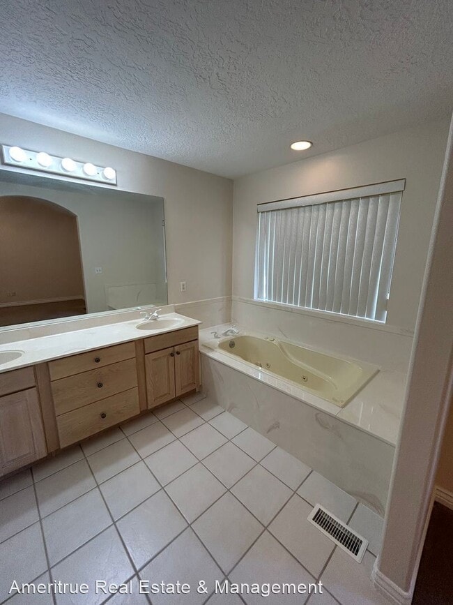 Building Photo - 3 br, 2 bath House - 1333 N 200 W