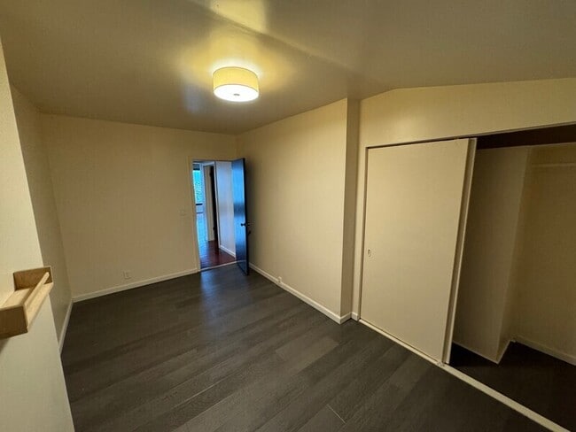 Building Photo - 9803 Rainier Ave S