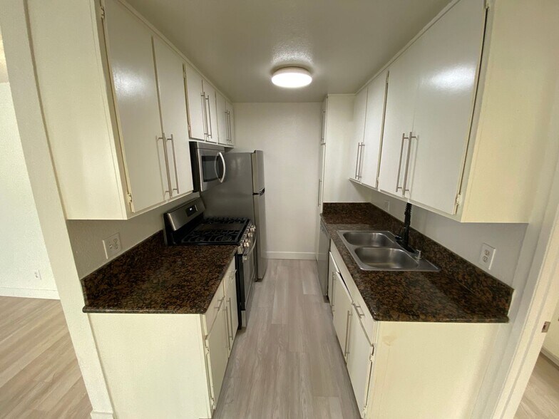 Building Photo - 3730 S Sepulveda Blvd