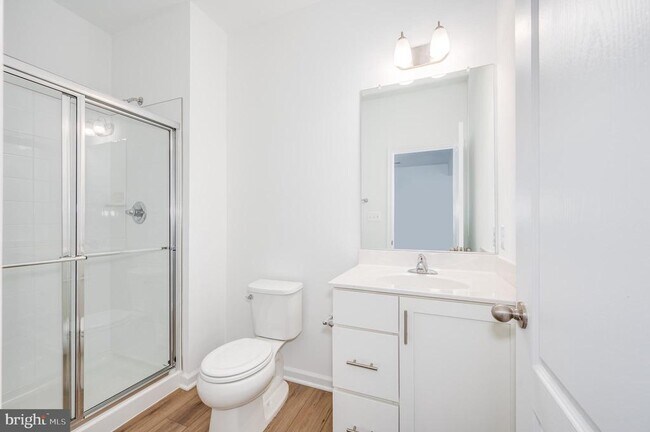 Building Photo - 301 Hillsdale Pl