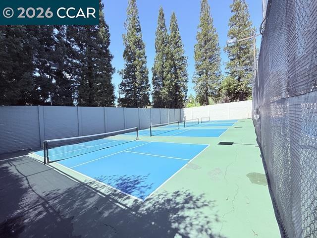 Building Photo - 6220 Lakeview Cir