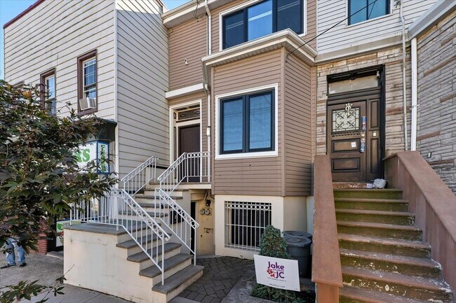 Building Photo - 49A South St