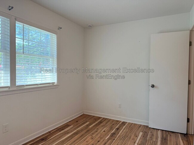Building Photo - 108 Hassell Ct