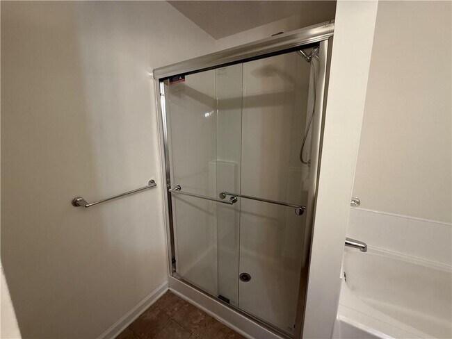 Building Photo - 2729 Heathrow Dr