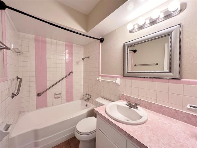 Building Photo - 110 Campbell St