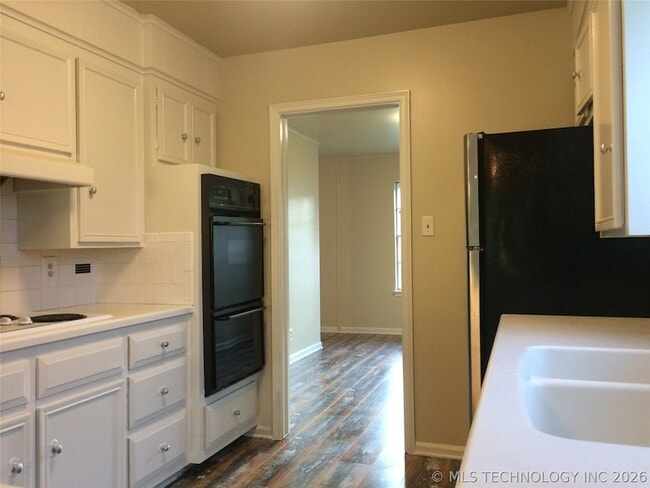 Building Photo - 4912 S Knoxville Pl