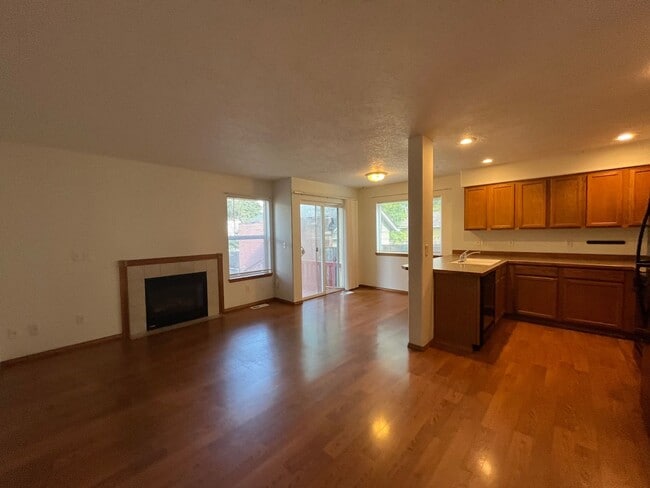 Building Photo - 3-Bedroom, 2-Bath, 1454sq ft Home!