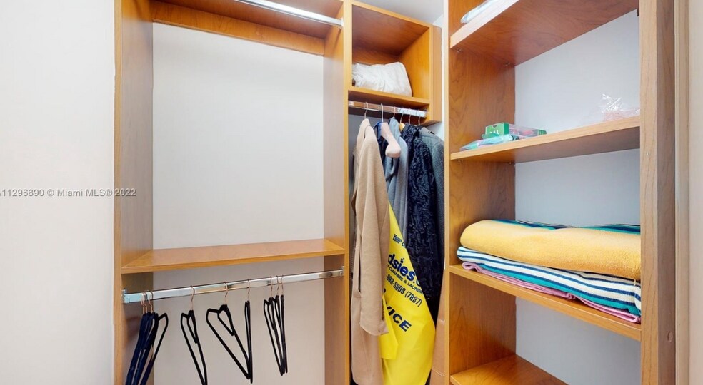 Building Photo - 6000 Collins Ave