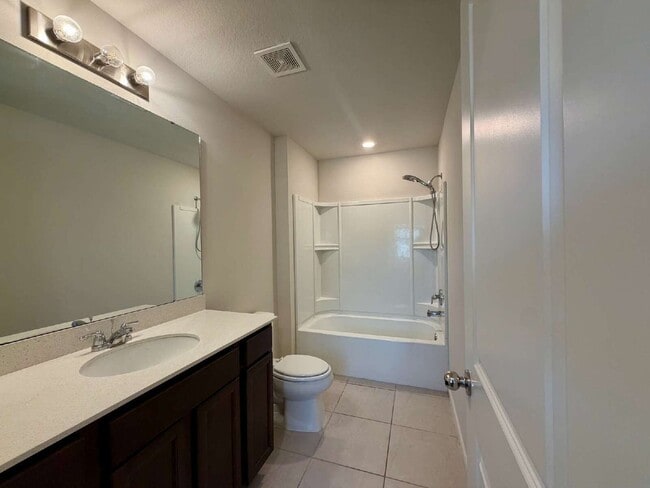 Building Photo - 30561 Gilbern Rd