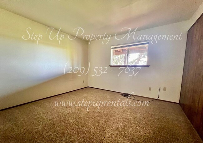 Building Photo - Charming 3-Bedroom Retreat with Modern Updates and Scenic Views in Ponderosa Hills