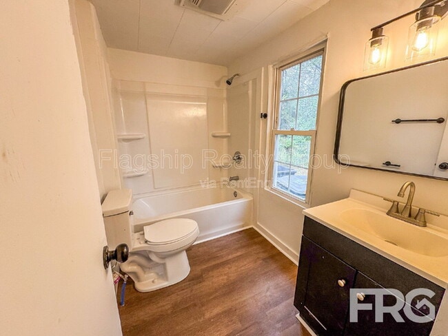 Building Photo - 510 Beale St