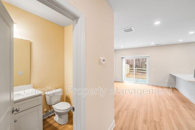 Building Photo - 645 Brookwood St