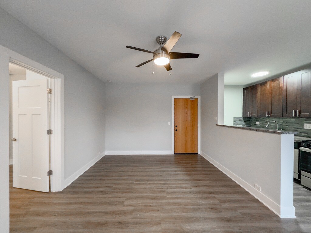 Building Photo - 735 Judson Ave