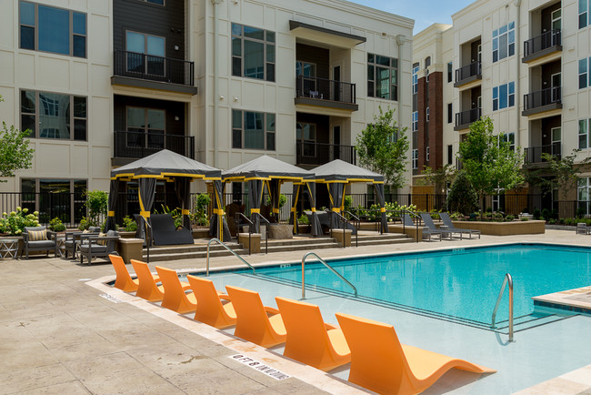 Sparkling Pool with Tanning Ledge - Berkshire Main Street