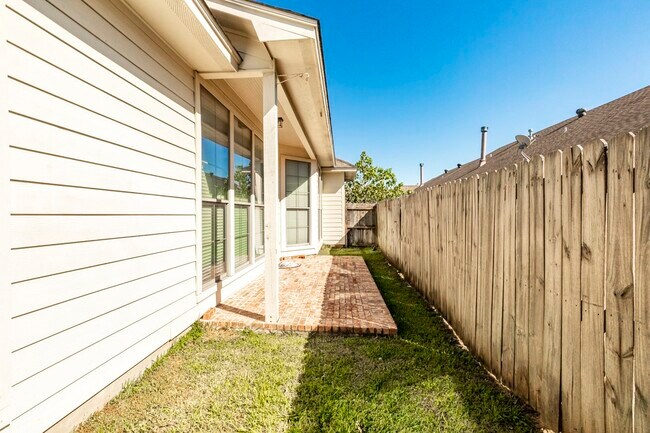 Building Photo - 434 Harbor Oaks Dr