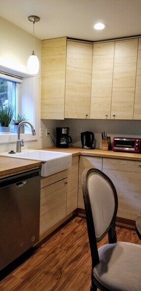 Building Photo - 156 Jonestown Rd