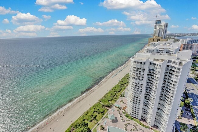 Building Photo - 16699 Collins Ave