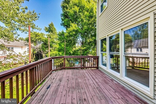 Building Photo - 6104 Cool Spring Terrace S