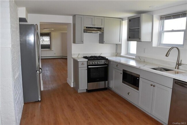 Building Photo - 23 Clark Ave