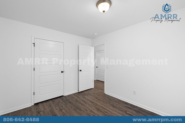 Building Photo - Move-In Ready 3-Bedroom Townhome – Ideal f...