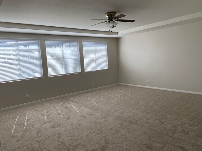 Building Photo - Beautiful 5 Bedroom Home in Murrieta Available!
