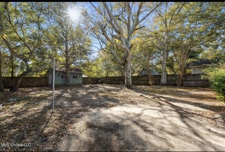 Building Photo - 2410 Tyler Ave