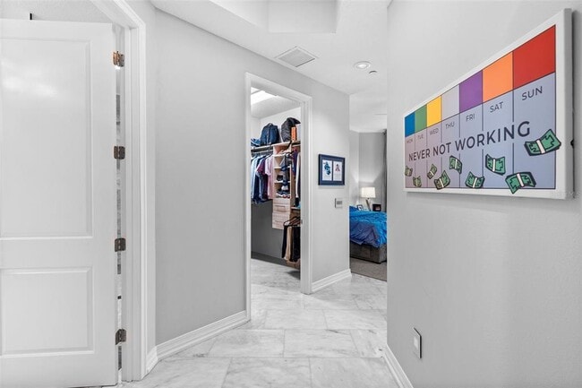 Building Photo - 449 S 12th St