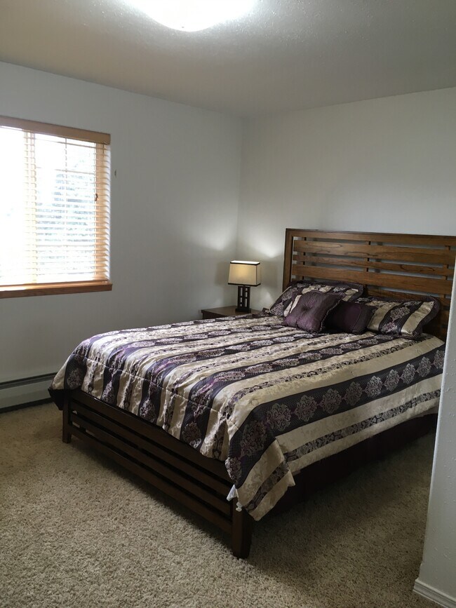 Building Photo - 36185 Dawn Dr