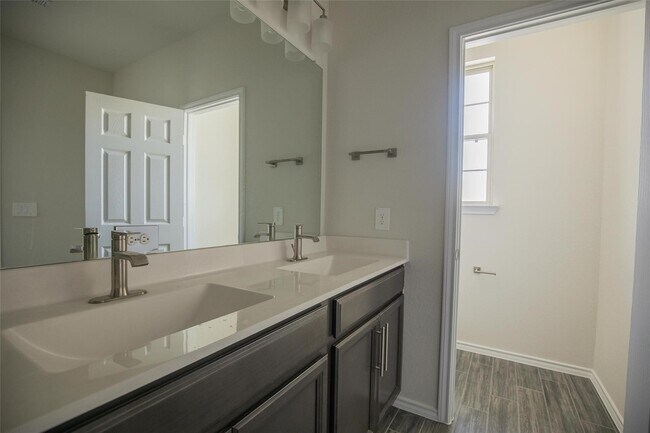 Building Photo - 10412 Marston Vineyard Dr