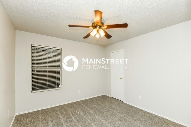 Building Photo - 3 Bedroom Pet-Friendly Home in ARLINGTON, TX with Main Street Renewal